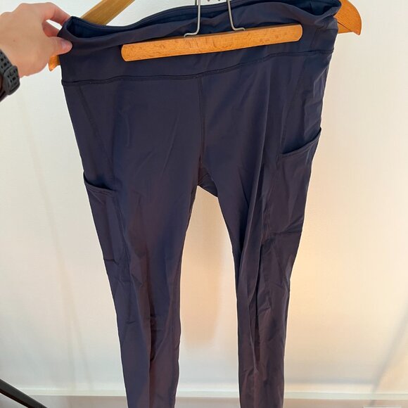 Outdoor Voices SuperForm Zoom 7/8 Leggings in Dark Sky with Pocket, Navy, Large - Picture 2 of 7